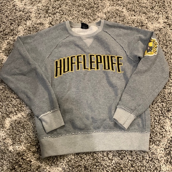 Tops - Harry Potter Hufflepuff Sweatshirt